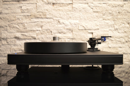 Clearaudio - Performance DC AiR - Turntable w/ Tracer Tonearm & Hana Umami Blue Cartridge