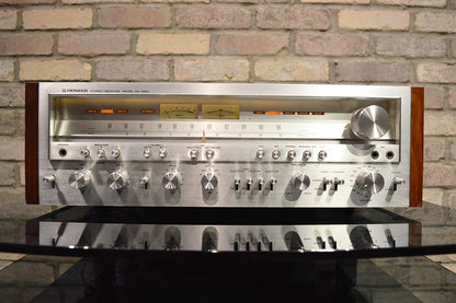 Pioneer SX-1050 AM/FM Stereo Receiver - Beautiful Classic - Serviced