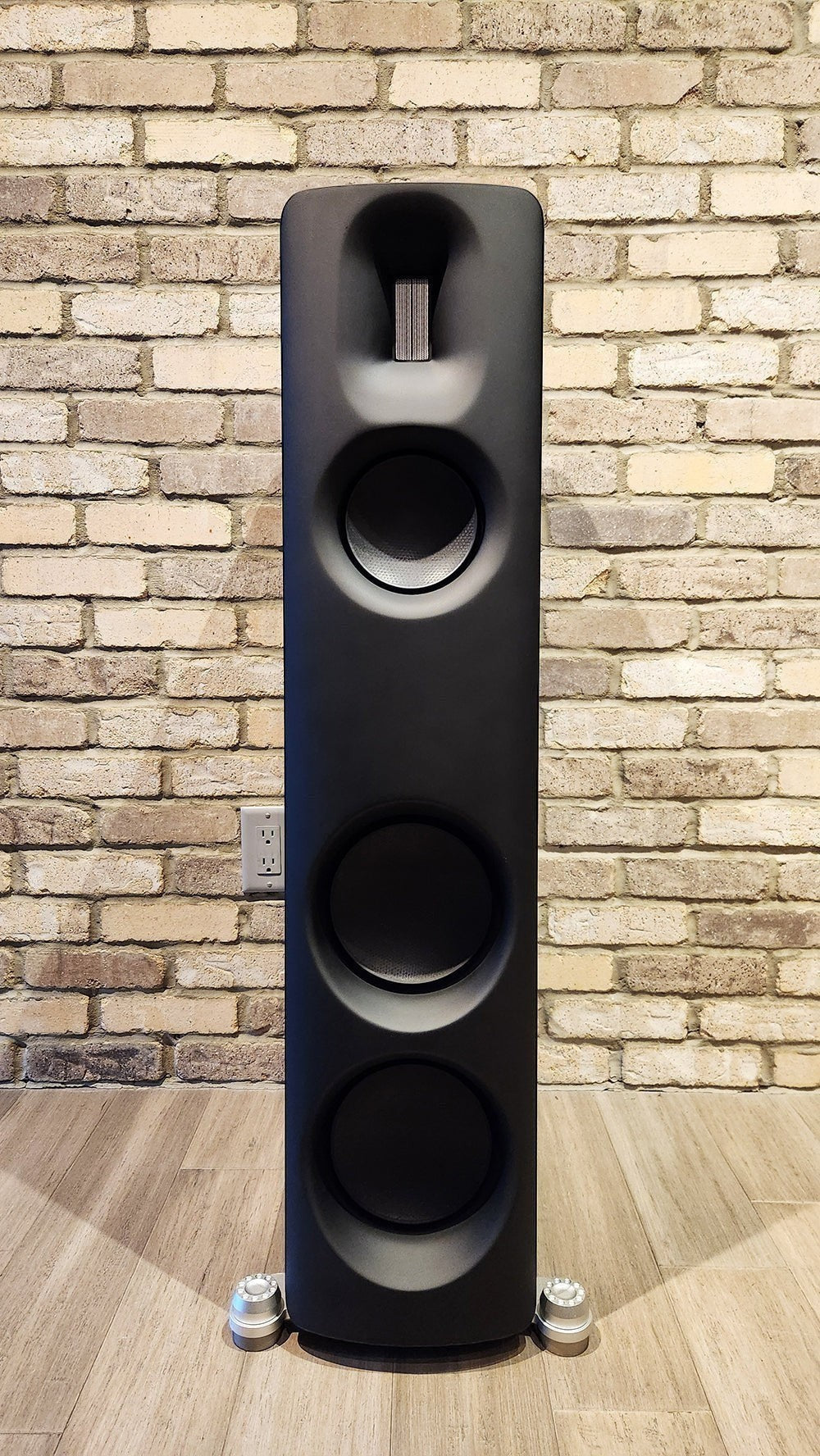 Salon 1 Audio Børresen Z3 floor standing loudspeaker in satin black finish with ribbon tweeter and carbon drivers