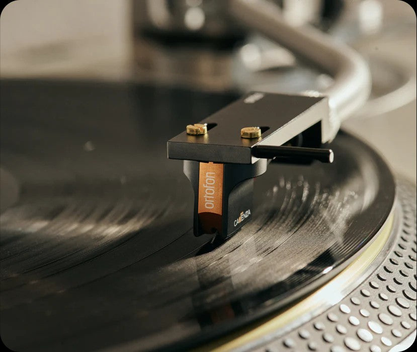 Salon 1 Audio Ortofon MC Cadenza Bronze moving coil phono cartridge tracking a vinyl record on a turntable