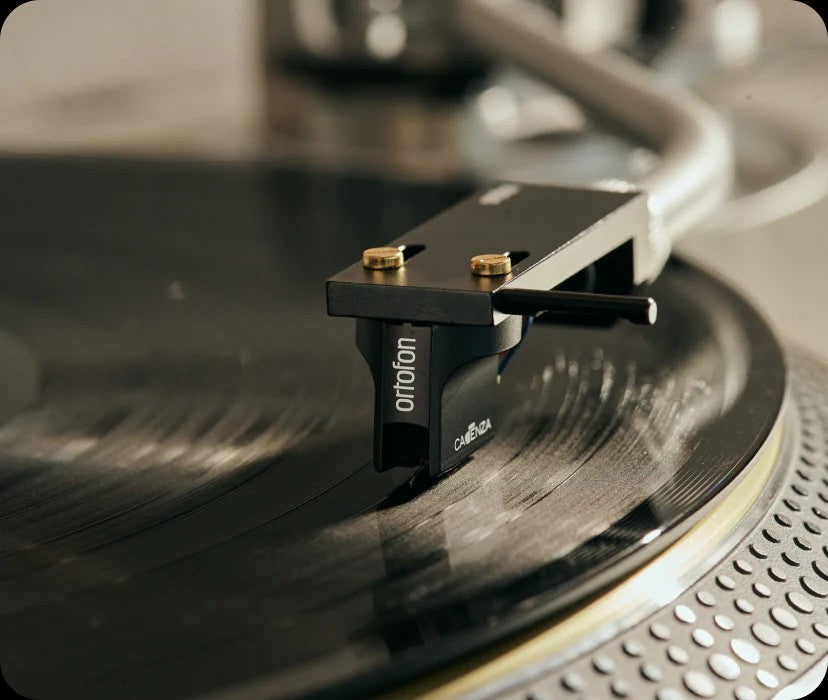 Salon 1 Audio Ortofon MC Cadenza Black moving coil phono cartridge playing a vinyl record on a turntable