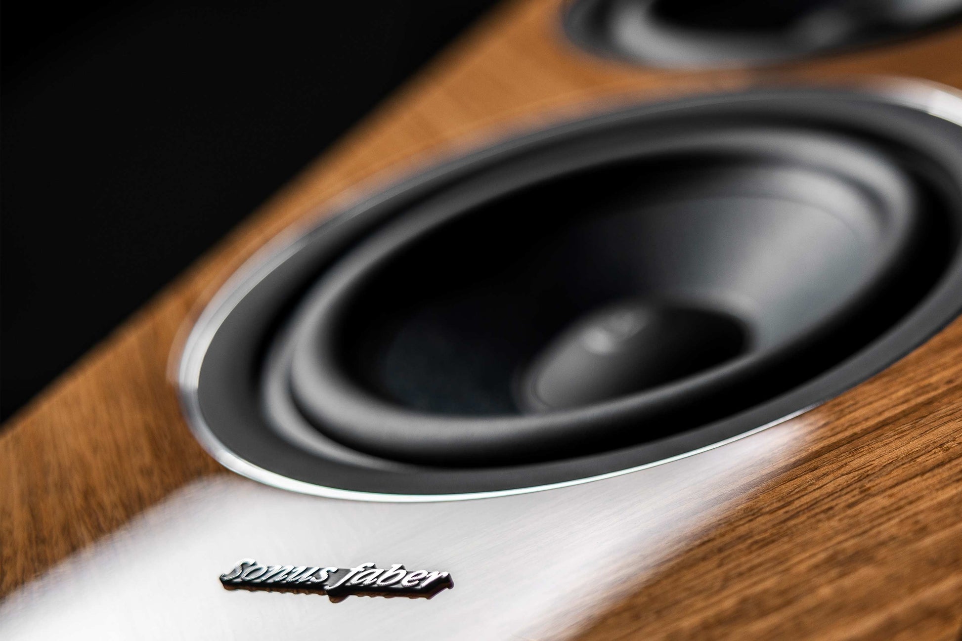 Salon 1 Audio Sonus faber Lumina V Amator floorstanding speaker featuring a walnut wood finish and black driver cone