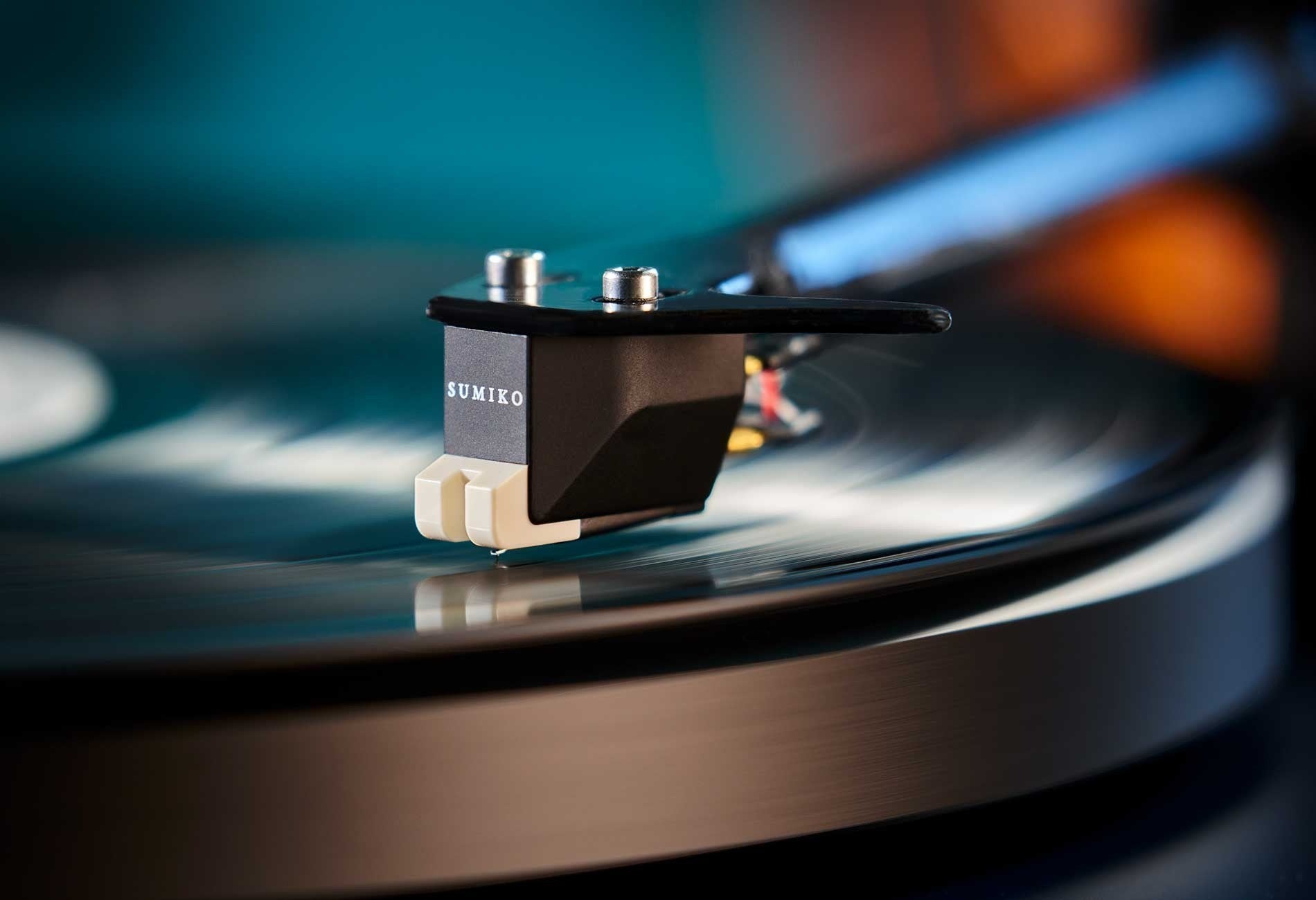 Salon 1 Audio Sumiko Rainier moving magnet phono cartridge tracking a vinyl record on a turntable