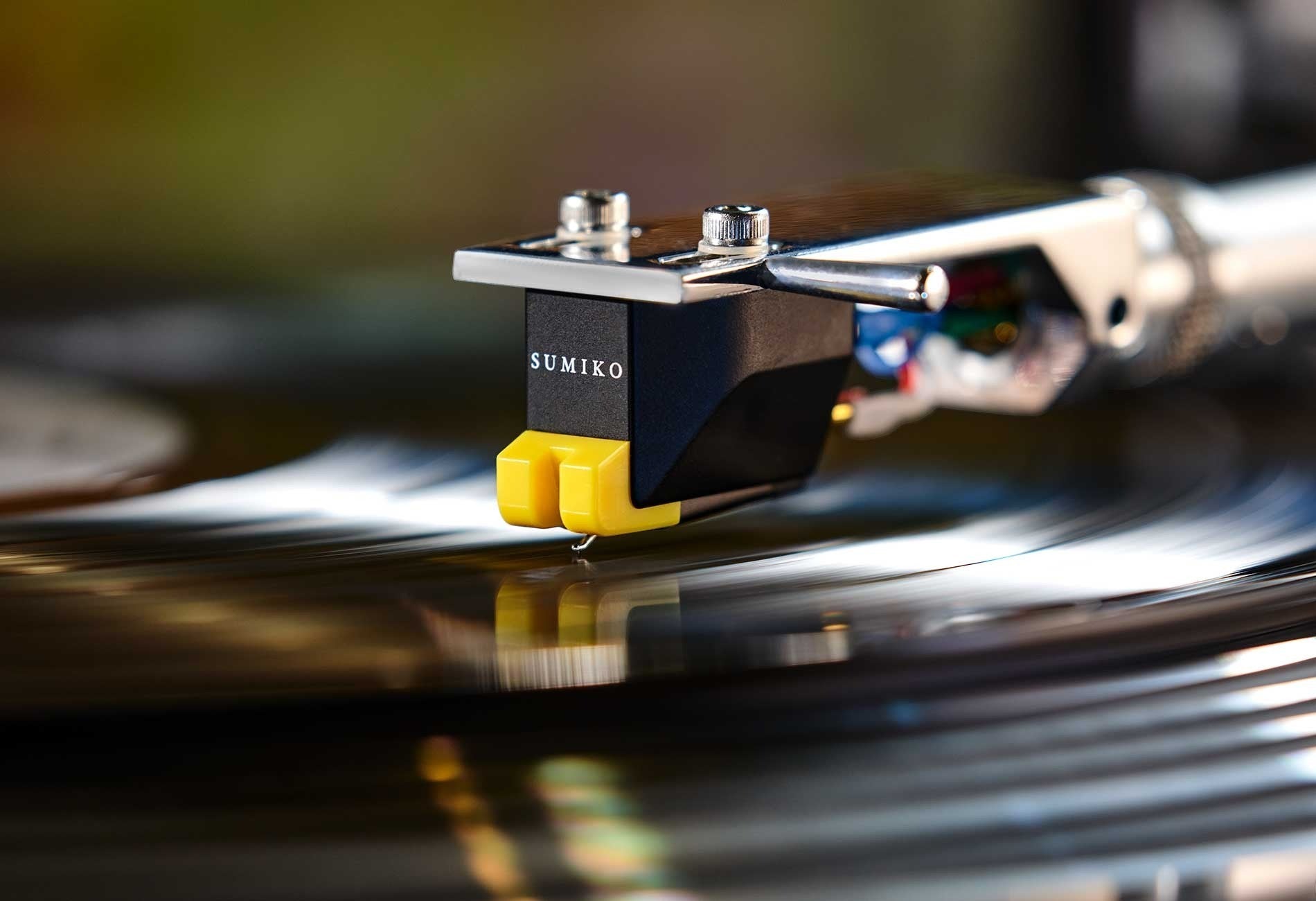 Salon 1 Audio Sumiko RS 78 replacement stylus with yellow housing mounted on a turntable playing a shellac record