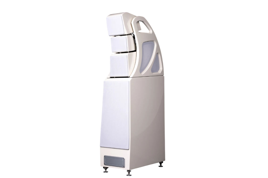 Salon 1 Audio Wilson Audio Alexx V floorstanding speaker in a sleek white finish with an open architecture gantry.